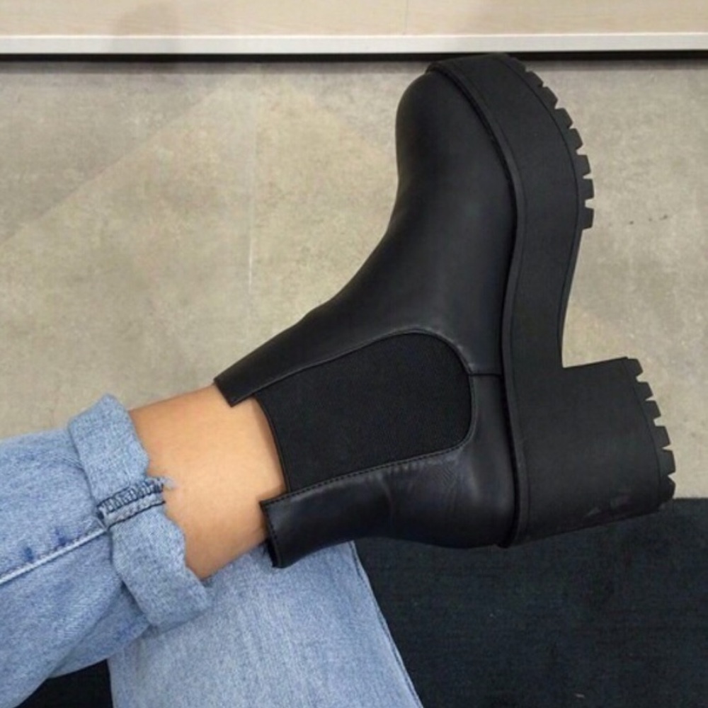 Lipstik Black Eamon Platform Booties